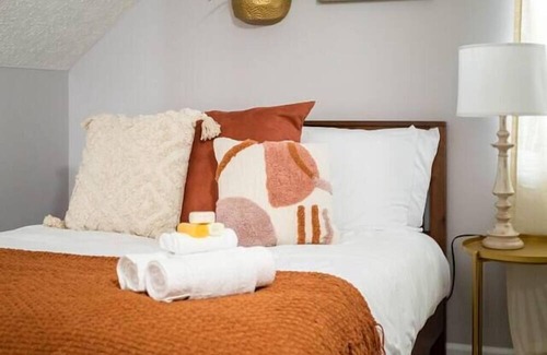 West Columbus House | The Sweet Escape - Stylish Home in Columbus!