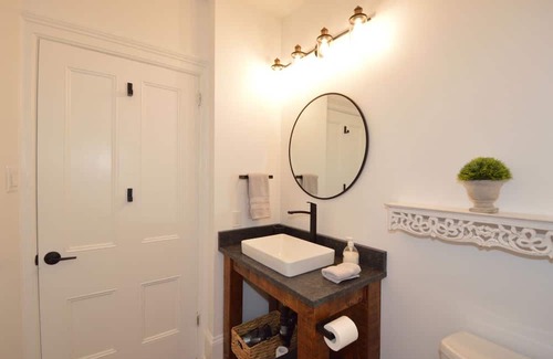 Perth Apartment | Cozy Executive Getaway In The Heart Of Perth!