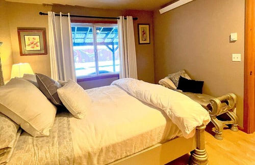 Mendenhall Valley House | Fabulous place for a large family gathering and sleeps up to 10 people.