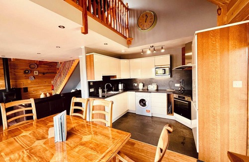 Foyers Cabin | Braemar - Lodges On Loch Ness