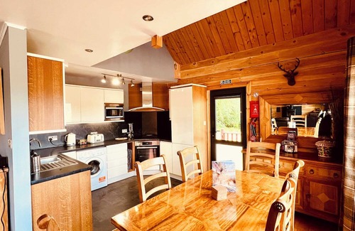 Foyers Cabin | Braemar - Lodges On Loch Ness