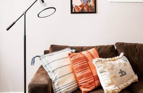 Congress Park Apartment | Remodeled Guest Suite I 5-star Location I Sleeps 4