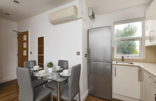 North Kensington Apartment | Ladbroke Grove 2 Bed