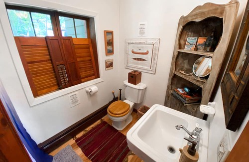 Swartswood Cabin | Lakefront Cabin with Cozy Reading Nook