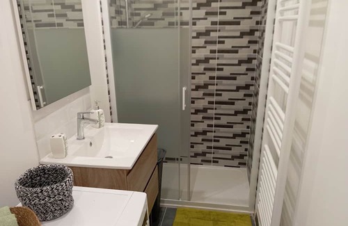 Vierzon Apartment | "Le Cocooning" - Parking Gratuit - Arrivée Autonome