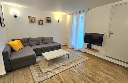 Sevran Apartment | Appartement Cosy Refait à Neuf Proche Parc des Expositions et Aéroport CDG