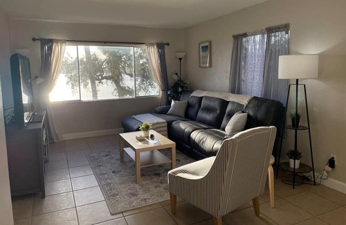 Smith's Memento Condo | Relaxing Riverview Apartment | 5min from the Beach