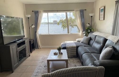 Smith's Memento Condo | Relaxing Riverview Apartment | 5min from the Beach