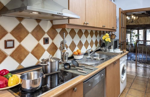 Siguenza House | Abad Casa Sigüenza una Preciosa Casa Rural con Porche, Barbacoa y Jardin Privado