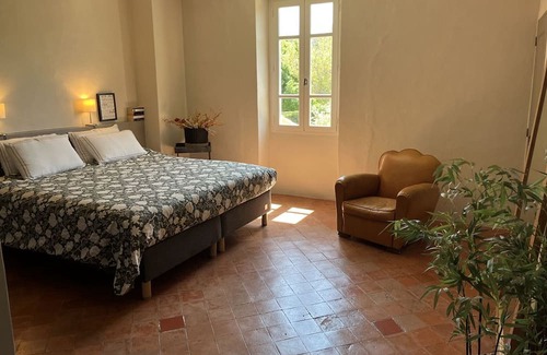 Entraigues-sur-la-Sorgue House | Villa Entraigues-sur-la-Sorgue, 4 bedrooms, 8 persons