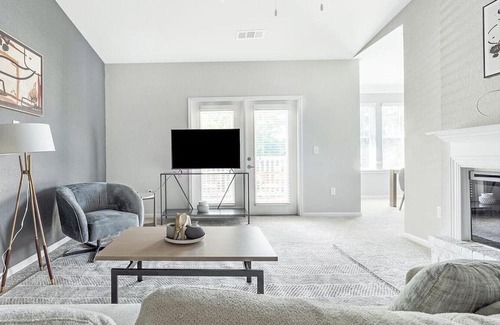 Johns Island Apartment | Landing at Crowne at Live Oak Square - 2 Bedrooms in Charleston
