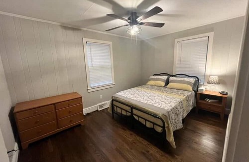 Wade Hampton House | Cozy 1940’s House