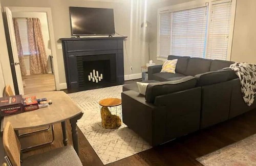 Wade Hampton House | Cozy 1940’s House