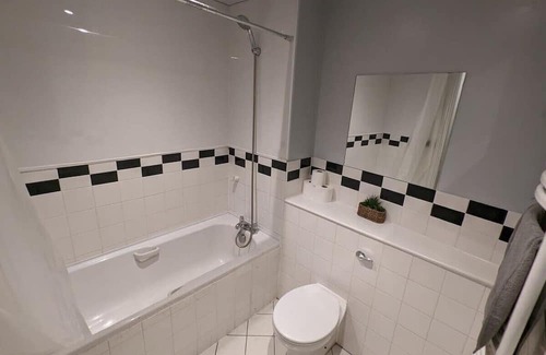 The Westside Apartment | Brindley Apt - Free Allocated Parking!