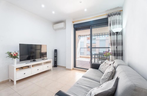 El Grau de Moncofa Apartment | Apartment "Acogedor a 100 m Playa" with Private Terrace & Wi-Fi