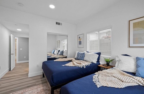 Placentia House | Brand New Build, Sleeps 20, Close to Disney, Angels Stadium, Honda Center