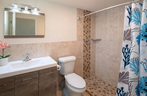St. Lawrence Gap House | Perfect Getaway! 3 Relaxing Units w/Balcony | Steps Away from Dover Beach