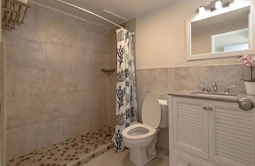 St. Lawrence Gap House | Perfect Getaway! 3 Relaxing Units w/Balcony | Steps Away from Dover Beach