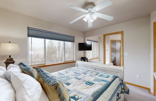 Klamath Falls House | Dog-friendly duplex with access to indoor pool, sports courts, & hiking trails
