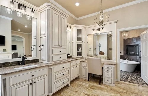 Cecil House | King Ranch Equestrian River Valley Estate, conveniently located off Hwy I-40!