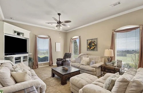 Cecil House | King Ranch Equestrian River Valley Estate, conveniently located off Hwy I-40!