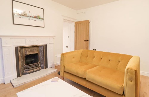 Wistow House | PINFOLD HOUSE, pet friendly, with a garden in Selby
