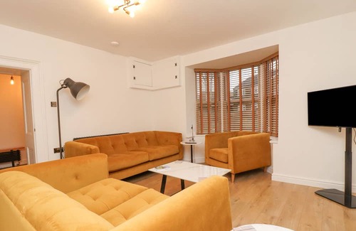 Wistow House | PINFOLD HOUSE, pet friendly, with a garden in Selby