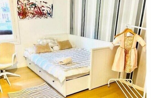 Roissy-en-France House | Private rooms in a Tiny Home
