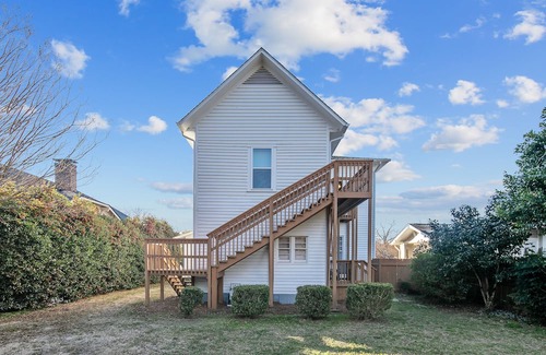 Terry Sanford Apartment | The Goodview Loft in Haymount