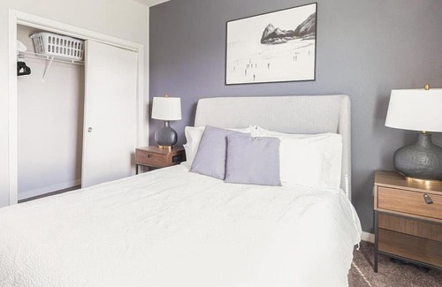 Brooks City Base Apartment | Landing at The Anderson at Brooks - 2 Bedrooms in Stinson Airport Vicinity