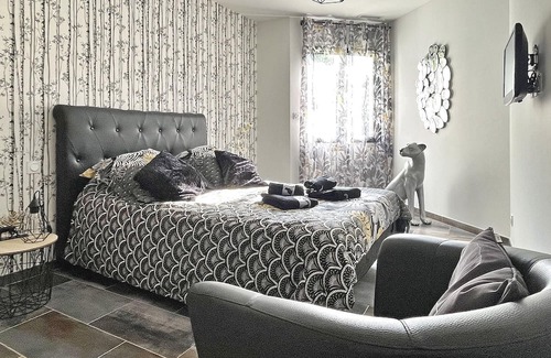 Sainte-Cecile-les-Vignes House | Experience the charm of Sainte Cécile Les Vignes in this delightful, air-conditioned villa, an idyll