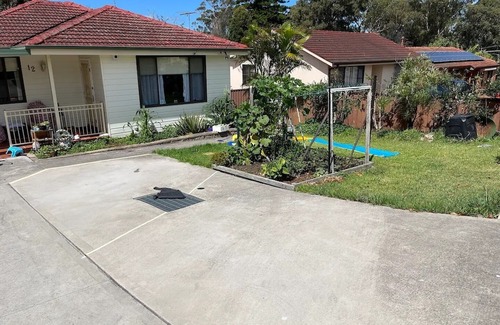 Cabramatta West House | Comfortable house @Mt Pritchard