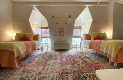 Rumson House | Jersey Shore Beach House with Fantastic Views in the Heart of Town