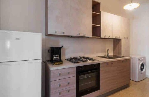 Lido Conchiglie Apartment | Beachfront apartment. CIS LE07507091000036215