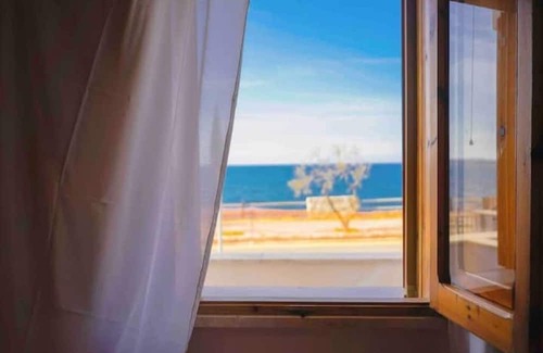 Lido Conchiglie Apartment | Beachfront apartment. CIS LE07507091000036215