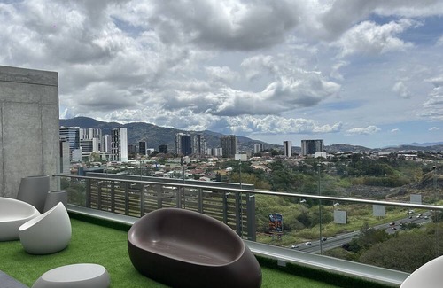 San Jose Apartment | Cozy Apartment close to the nicest parts of San jose, 15 min to SJO airport