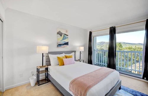 San Rafael House | 5BD San Rafael Retreat w/ Billiards, BBQ, & Views!