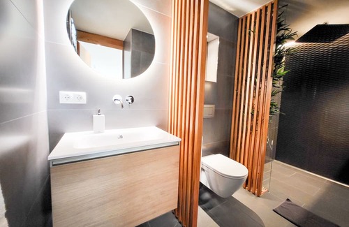 Schwarzenberg Apartment | AlpenblickStudio-at | Views of the Alps, Gym & Sauna