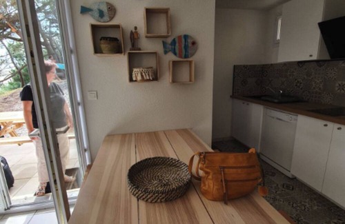 Carcans Plage House | Holiday Home 'Maison Carcans À 100m De La Plage' with Private Terrace, Private Garden and Wi-Fi