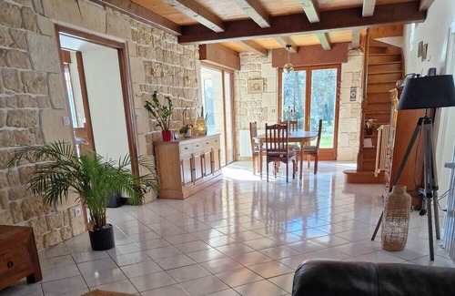 Pessines House | Charantaise Avec Piscine et Parc, 7 Minutes de Saintes, 25 Minutes de Royan