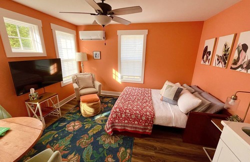 Southern Pines House | The Birdie Bungalow - quaint, fully fenced, pool and deck in Southern Pines