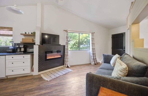 Glendale Cabin | Zen Zion, accommodates large groups of up to 30!
