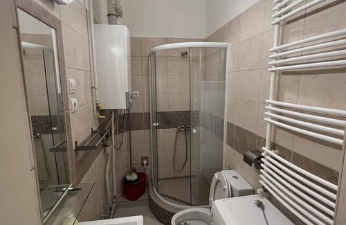 Budavar Apartment | Goldensun Apartment is a bright and fully equipped in the center of Budapest.