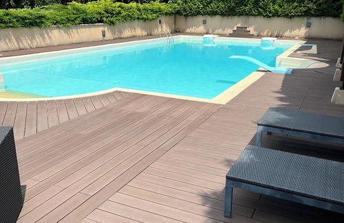 Charcier Bed & Breakfast | Maison de Campagne Avec Grande Terrasse & Piscine Pour Passer un bon Week-end