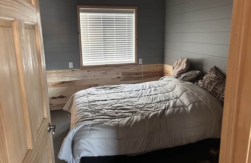 Williams Cabin | Large cabin with all new construction near Lake of the Woods.