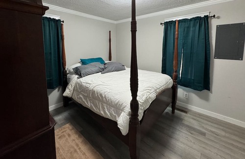 Crossnore Cottage | Dog-friendly all-season cottage with mountain views, firepit, grill, AC, & W/D