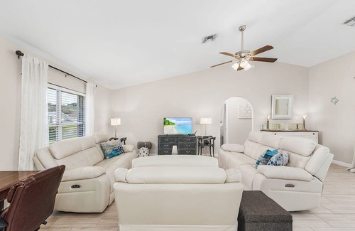 Fort Myers Villa | Cape Coral 607 - Three Bedroom Villa, Sleeps 6