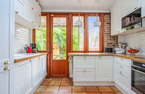 Cœur de Ville House | Large house with garden in Courbevoie - Welkeys
