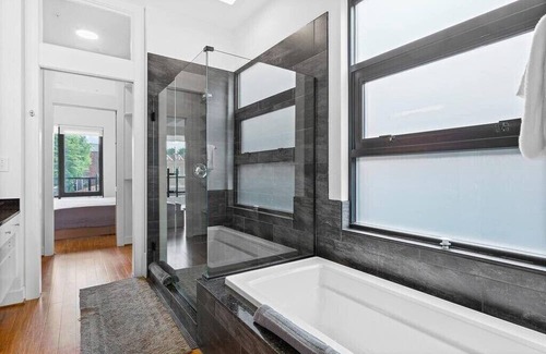 Butchertown Apartment | Nulu Harmony Haven: Urban Oasis