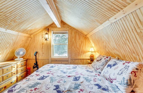 Cascade Cabin | Bunkhouse-Cabin in the Woods of Cascade, ID